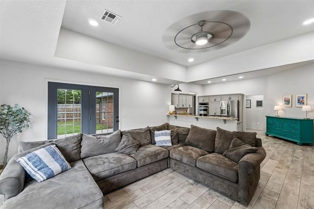 501 Sparrow Hawk, Edmond, OK 73003
