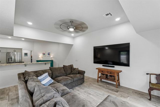 501 Sparrow Hawk, Edmond, OK 73003