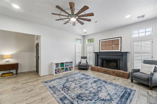 501 Sparrow Hawk, Edmond, OK 73003