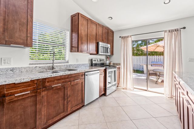 454 Prairie Rose Lane, Boca Raton, FL 33487