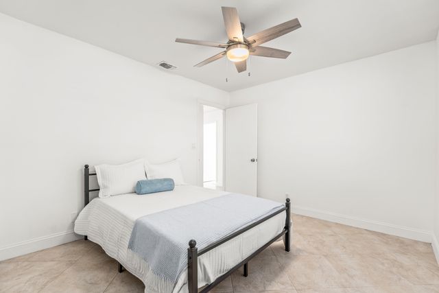 454 Prairie Rose Lane, Boca Raton, FL 33487