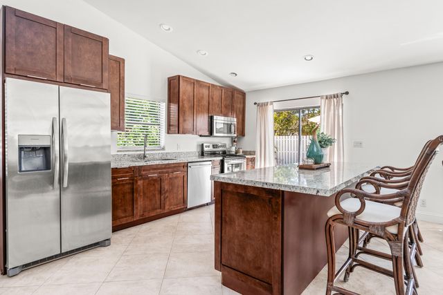 454 Prairie Rose Lane, Boca Raton, FL 33487