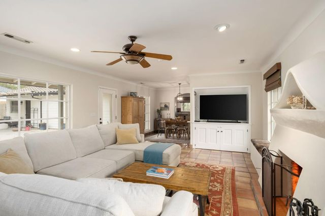 625 E Lansing Way, Fresno, CA 93704