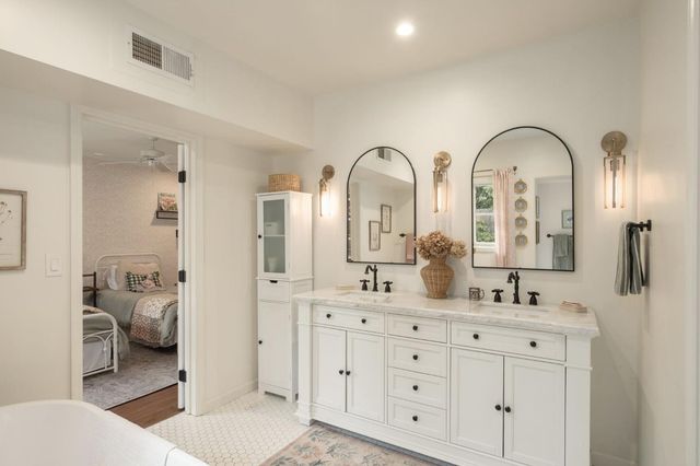 625 E Lansing Way, Fresno, CA 93704