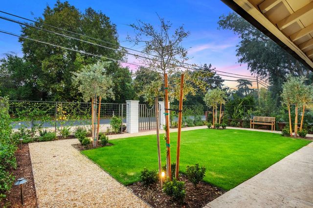 625 E Lansing Way, Fresno, CA 93704