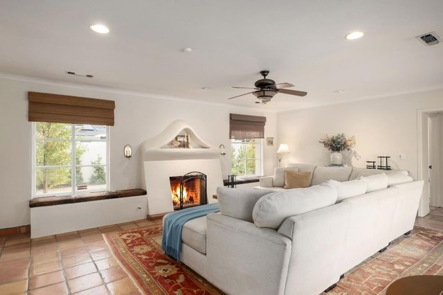 625 E Lansing Way, Fresno, CA 93704