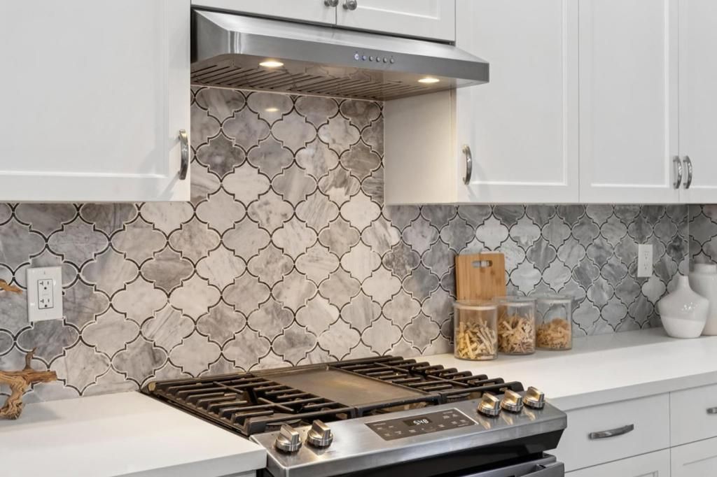 Image 11 of property listing at 3006 26th Street, San Francisco, CA 94110