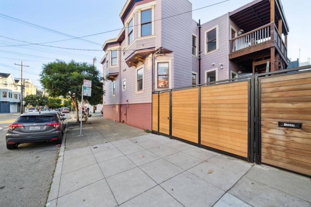 Image 18 of property listing at 3006 26th Street, San Francisco, CA 94110