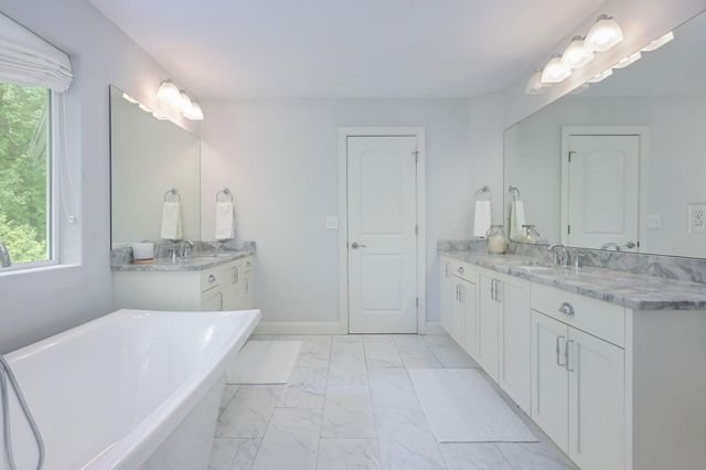 14714 Woodhaven Road, Minnetonka, MN 55345