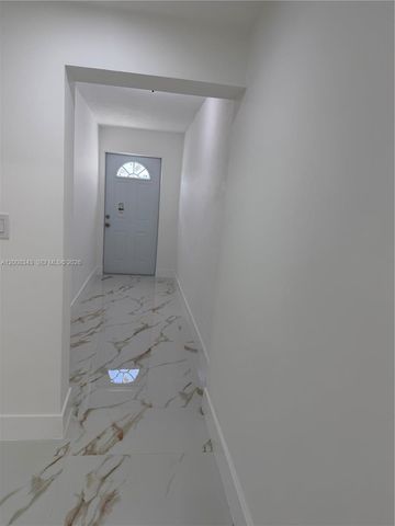 2669 W 52nd St 12, Hialeah, FL 33016