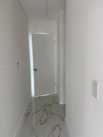 2669 W 52nd St 12, Hialeah, FL 33016