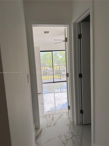 2669 W 52nd St 12, Hialeah, FL 33016