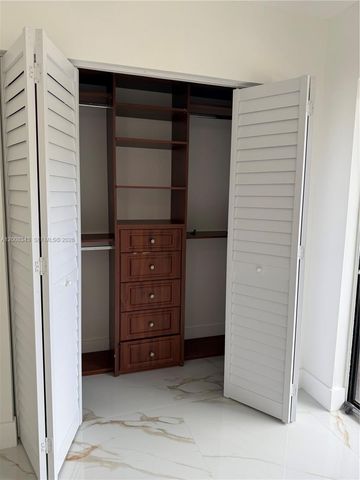 2669 W 52nd St 12, Hialeah, FL 33016