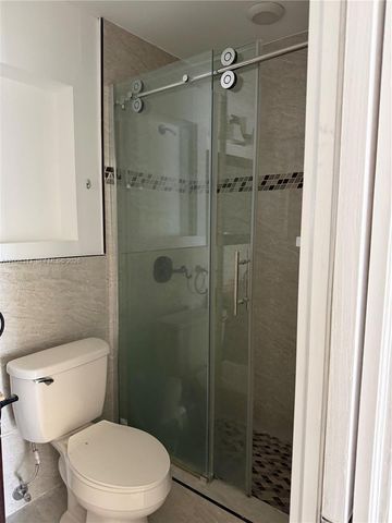 2669 W 52nd St 12, Hialeah, FL 33016