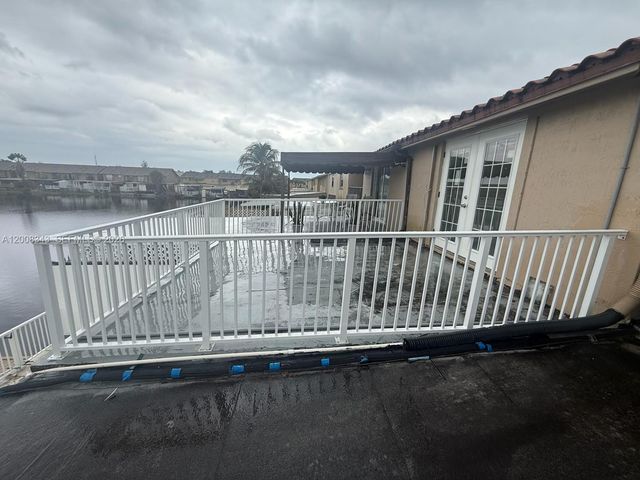 2669 W 52nd St 12, Hialeah, FL 33016