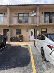 2669 W 52nd St 12, Hialeah, FL 33016