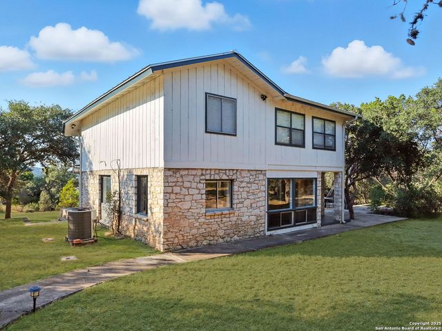 550 COUNTY ROAD 262, Mico, TX 78056