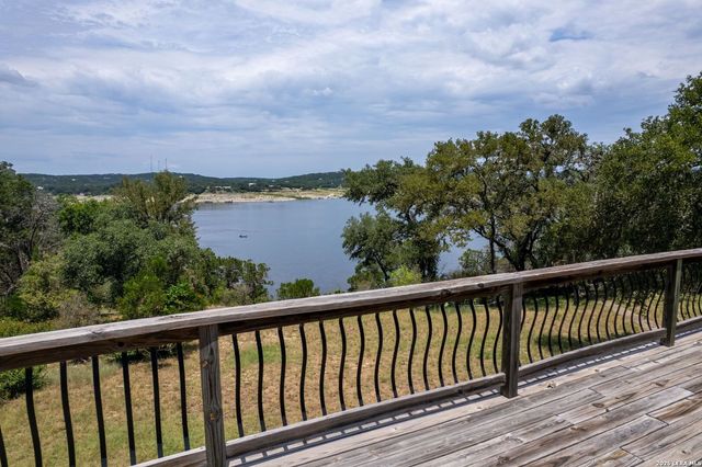 550 COUNTY ROAD 262, Mico, TX 78056