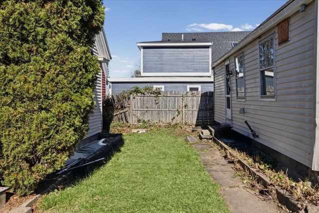 35 School St, Weymouth, MA 02189
