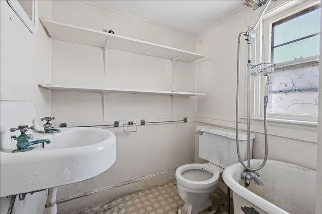 35 School St, Weymouth, MA 02189