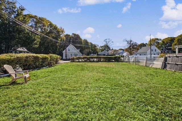 35 School St, Weymouth, MA 02189