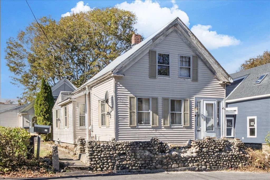 35 School St, Weymouth, MA 02189