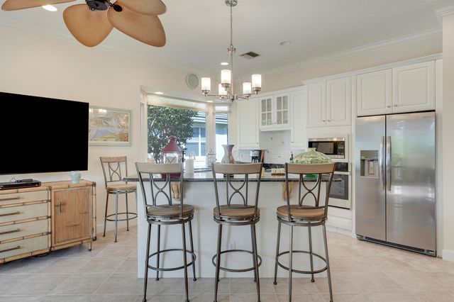 7982 SE Hempstead Circle, Hobe Sound, FL 33455