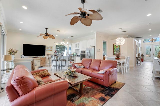 7982 SE Hempstead Circle, Hobe Sound, FL 33455