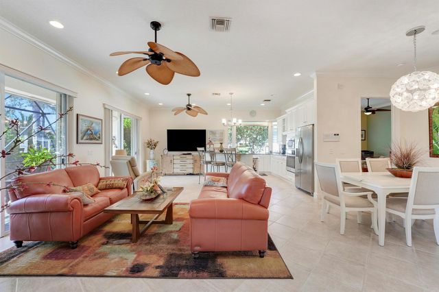 7982 SE Hempstead Circle, Hobe Sound, FL 33455