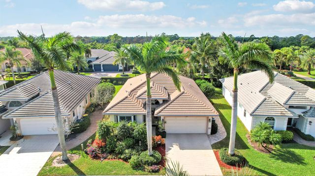 7982 SE Hempstead Circle, Hobe Sound, FL 33455