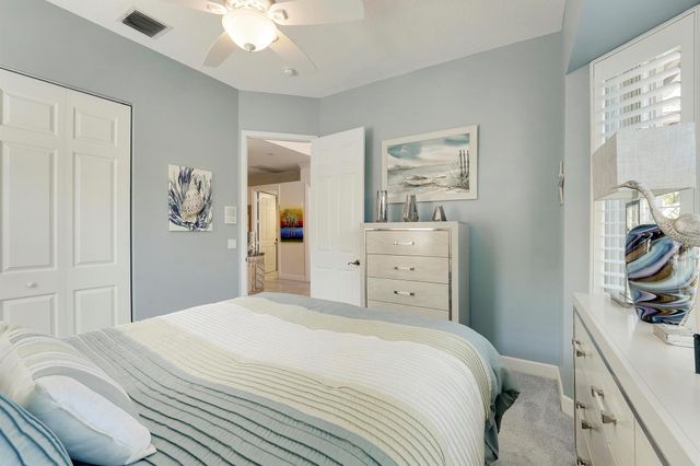 7982 SE Hempstead Circle, Hobe Sound, FL 33455