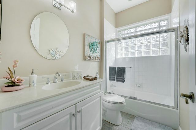 7982 SE Hempstead Circle, Hobe Sound, FL 33455