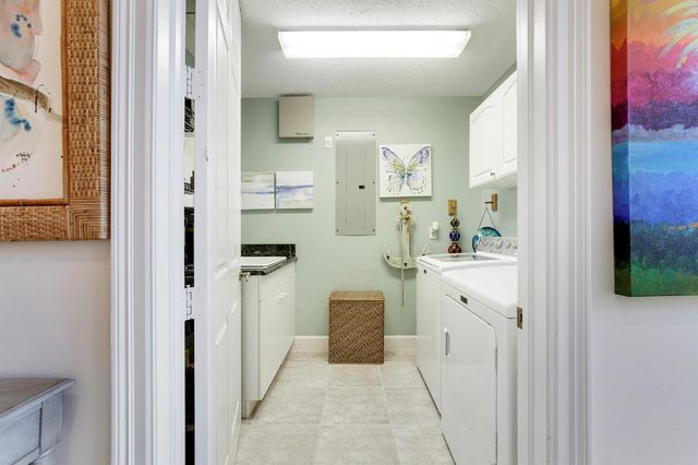 7982 SE Hempstead Circle, Hobe Sound, FL 33455