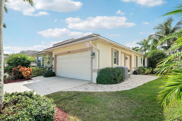 7982 SE Hempstead Circle, Hobe Sound, FL 33455