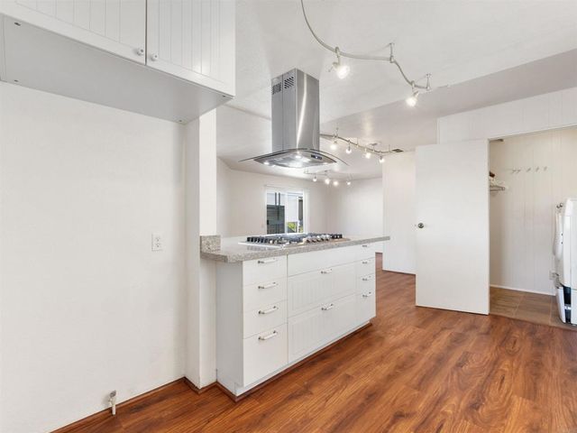 1506 Oak Drive 12, Vista, CA 92084