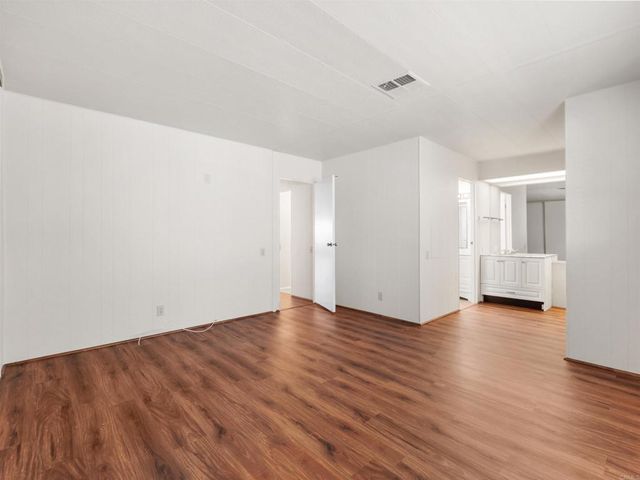 1506 Oak Drive 12, Vista, CA 92084