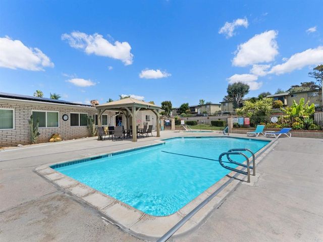 1506 Oak Drive 12, Vista, CA 92084
