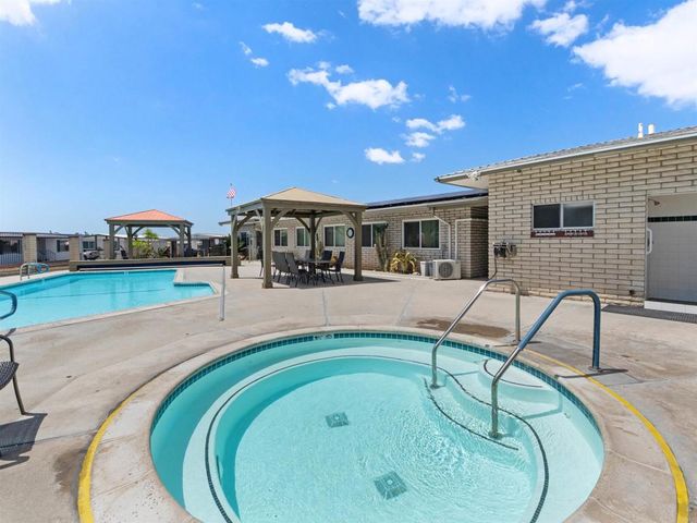 1506 Oak Drive 12, Vista, CA 92084