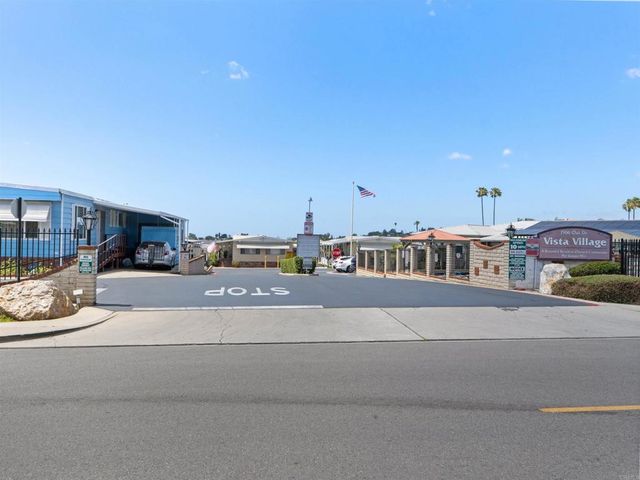 1506 Oak Drive 12, Vista, CA 92084