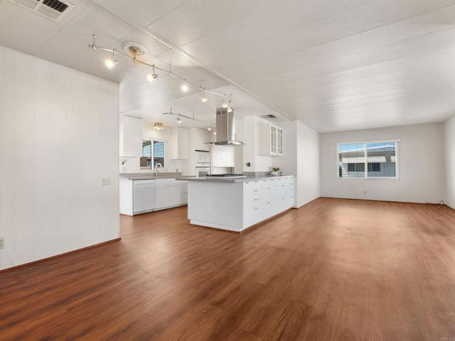 1506 Oak Drive 12, Vista, CA 92084