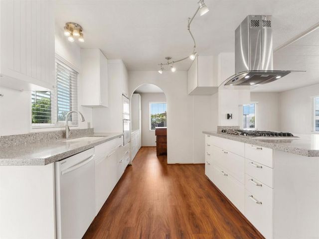 1506 Oak Drive 12, Vista, CA 92084