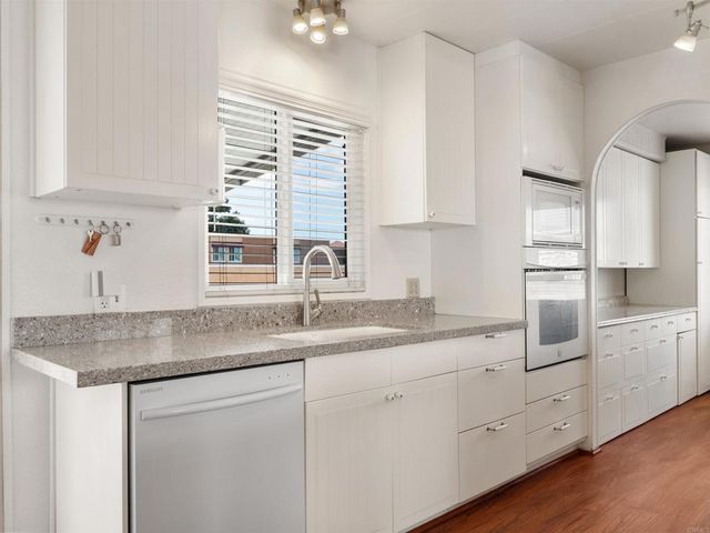 1506 Oak Drive 12, Vista, CA 92084