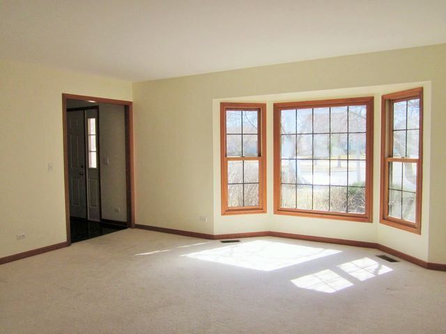 3690 Baybrook Drive, Aurora, IL 60504