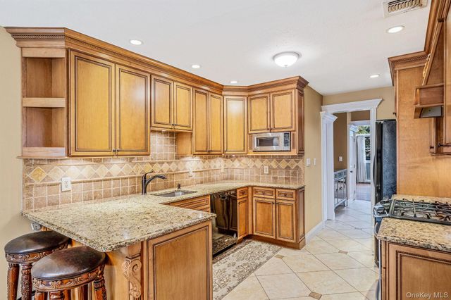 310 Terry Road, Smithtown, NY 11787