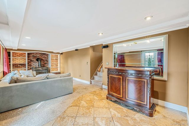 310 Terry Road, Smithtown, NY 11787