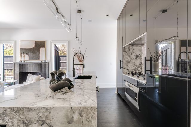 6404 Lakehurst Avenue, Dallas, TX 75230