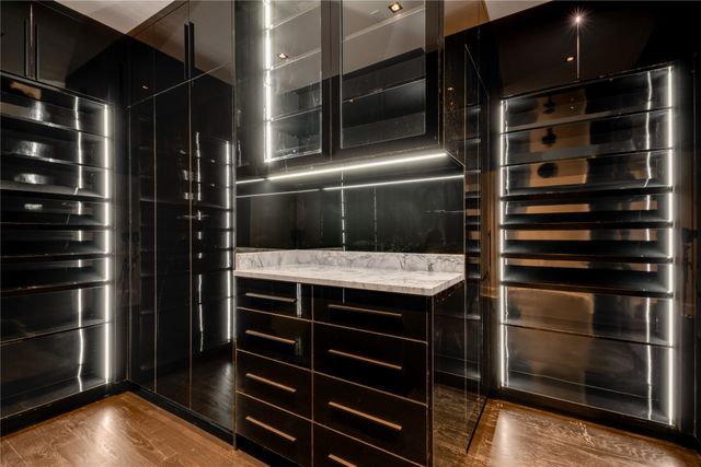 6404 Lakehurst Avenue, Dallas, TX 75230