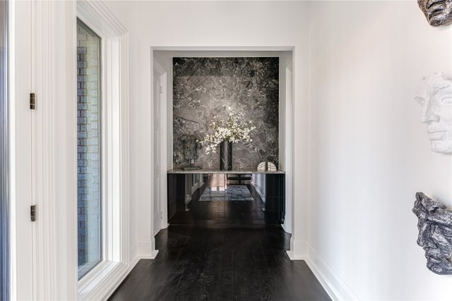 6404 Lakehurst Avenue, Dallas, TX 75230