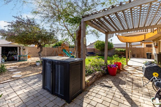 8631 W FULLAM Street, Peoria, AZ 85382
