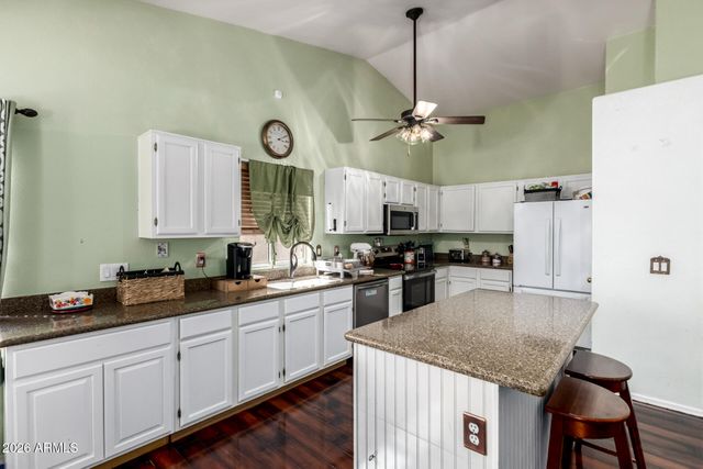 8631 W FULLAM Street, Peoria, AZ 85382